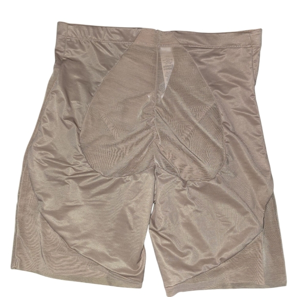 Womens Assets By Spanx Booty Lifting Midthigh Shaping Shorts, Small, NWT!!! - Picture 2 of 3